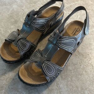 CLARKS Bendable Leather Sandals NWOT